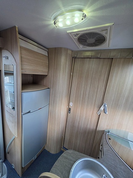 Elnagh Duke 53 Fiat 2.3 Multijet 131 HK |Fukttestad u.a. | Nybesiktigad | Långbäddar 8534 mil |Nyservad | Truma Combi E| 14 of 27