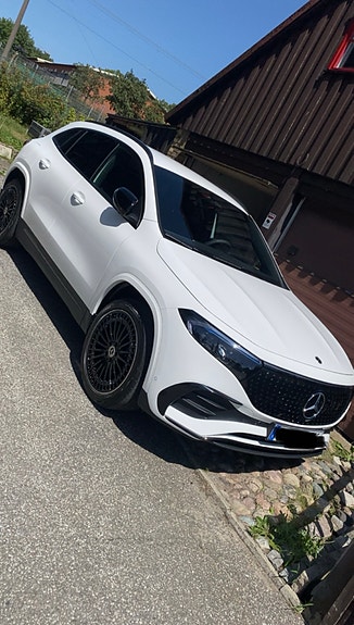 Mercedes-Benz EQA250+ 2 of 2