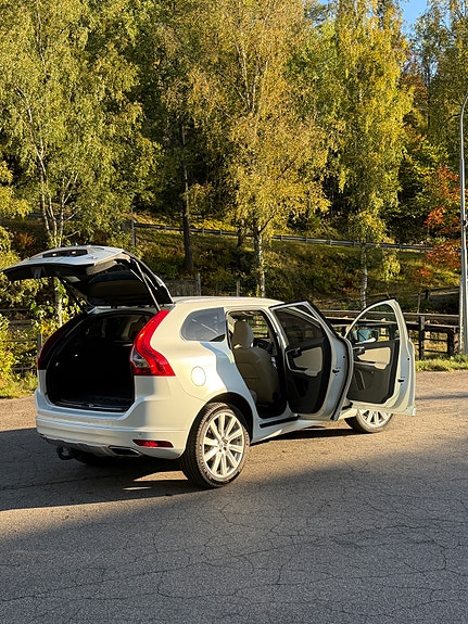 Volvo XC60 6 of 12