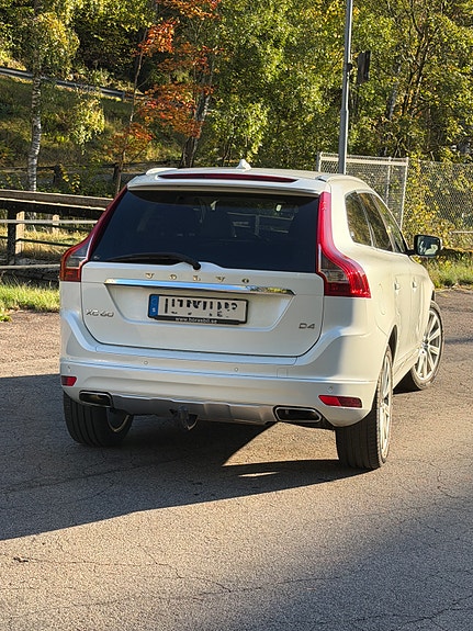 Volvo XC60 3 of 12