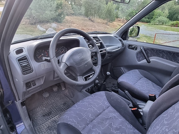 Nissan Terrano II 5 of 6