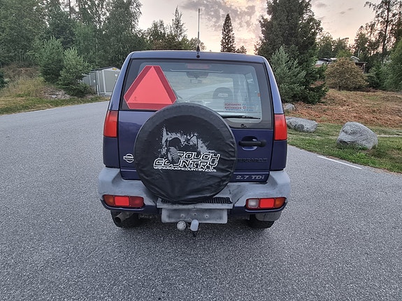 Nissan Terrano II 4 of 6