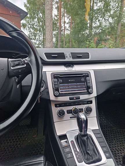 Volkswagen Passat 4 of 7