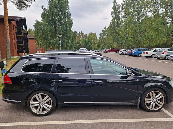 Volkswagen Passat 2 of 7