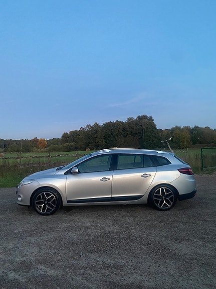 Renault Megane III 2 of 7