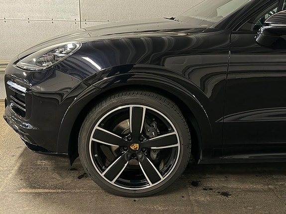 Porsche Cayenne Coupe 25 of 26