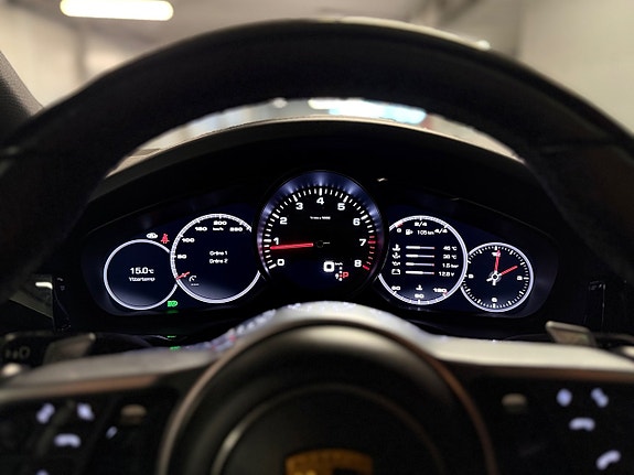 Porsche Cayenne Coupe 12 of 26