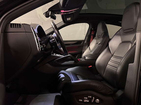 Porsche Cayenne Coupe 9 of 26