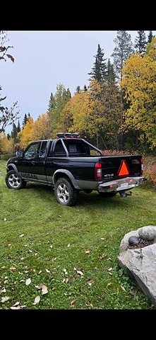 Nissan NP300 2 of 5