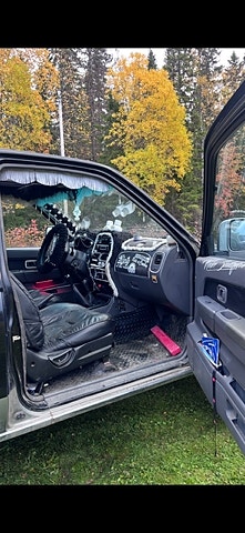Nissan NP300 3 of 5