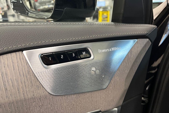 Volvo XC90 16 of 30