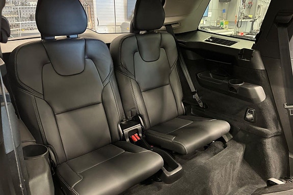Volvo XC90 25 of 30