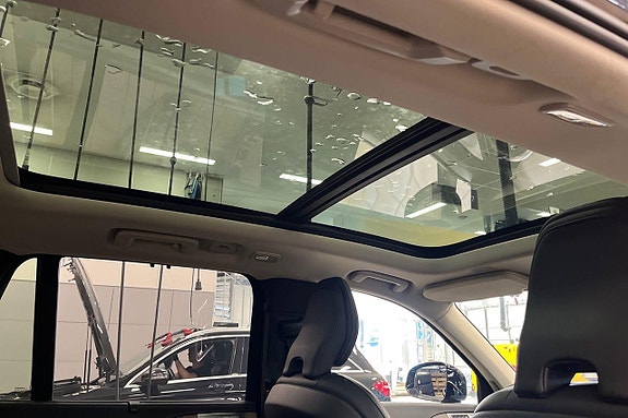 Volvo XC90 24 of 30