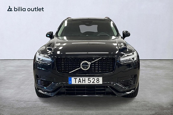Volvo XC90 10 of 30