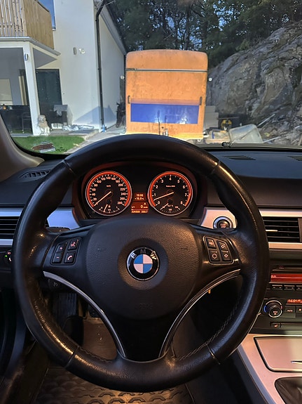 BMW 335i 6 of 10
