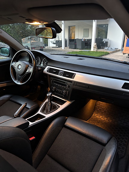 BMW 335i 7 of 10