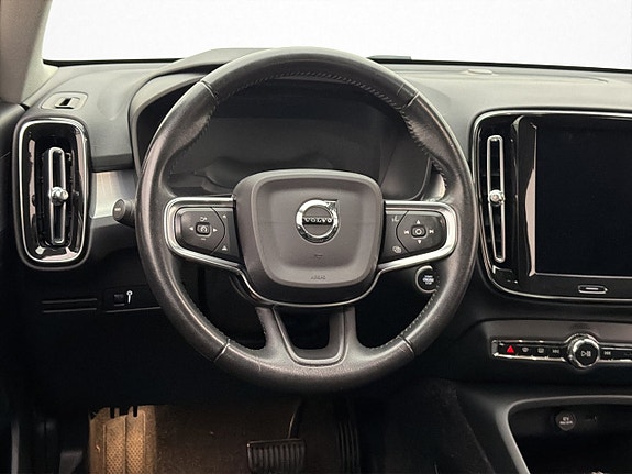Volvo XC40 10 of 30