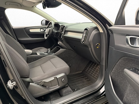 Volvo XC40 24 of 30