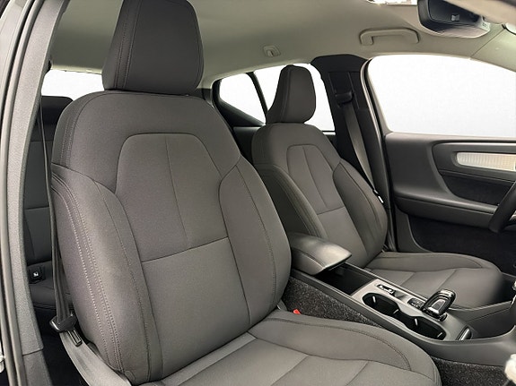Volvo XC40 23 of 30