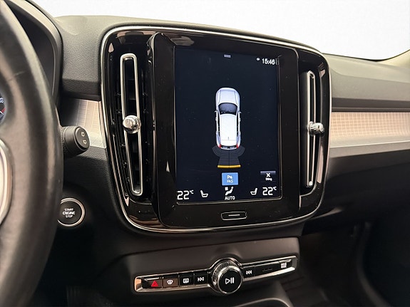 Volvo XC40 16 of 30