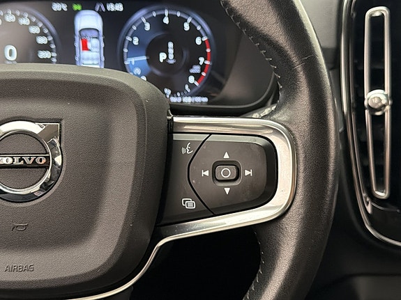 Volvo XC40 14 of 30