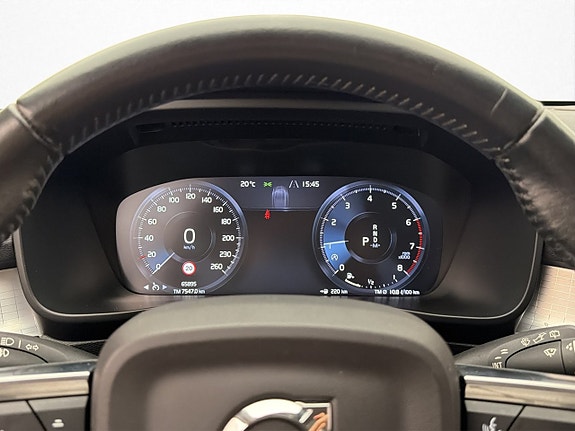 Volvo XC40 13 of 30