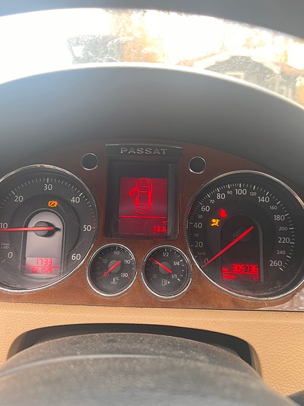 Volkswagen Passat 3 of 6
