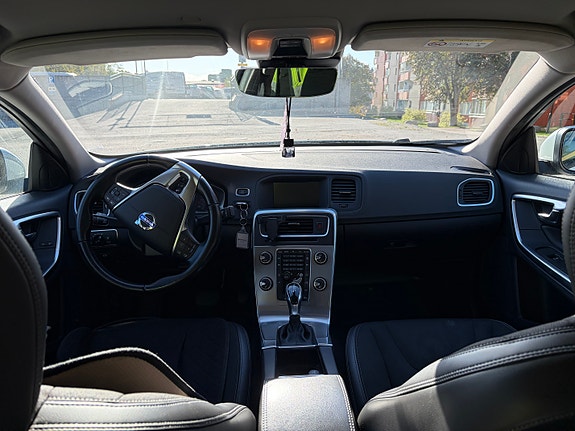 Volvo S60 3 of 3