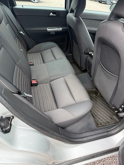 Volvo V50 2 of 3