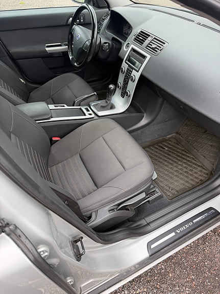 Volvo V50 3 of 3