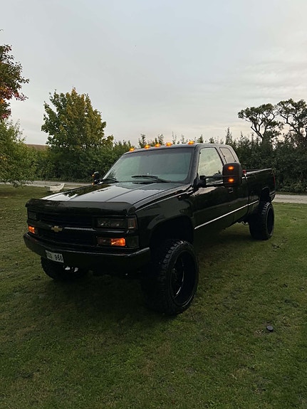 Chevrolet K1500 2 of 11