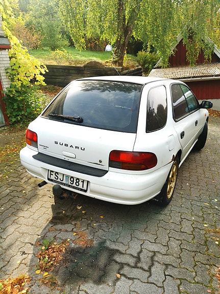 Subaru Impreza 3 of 8