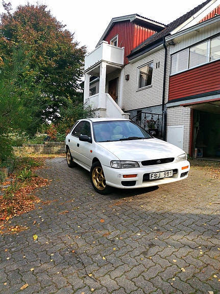 Subaru Impreza 2 of 8