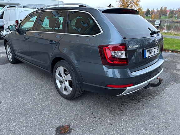 Skoda Octavia Scout 8 of 9