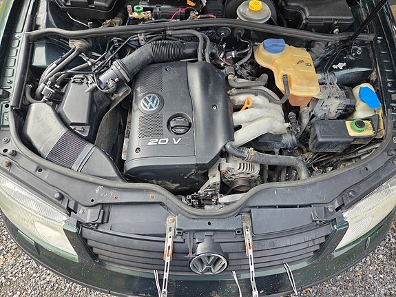 Volkswagen Passat 4 of 5
