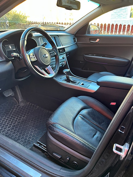 Kia Optima 5 of 8