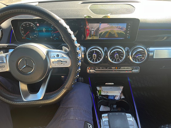 Mercedes-Benz GLB250 8 of 9