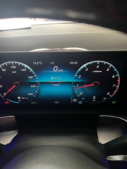 Mercedes-Benz GLB250 9 of 9