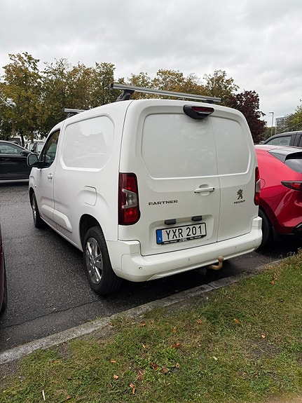 Peugeot Partner 2 of 4