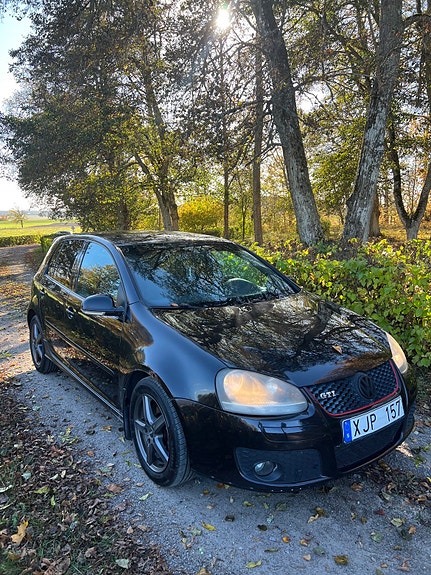 Volkswagen Golf V 6 of 9