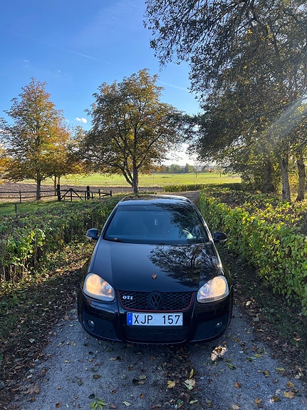 Volkswagen Golf V 5 of 9