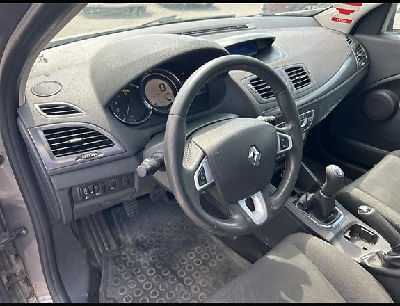 Renault Megane III 9 of 10