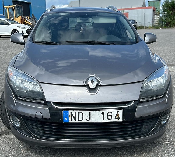 Renault Megane III 2 of 10