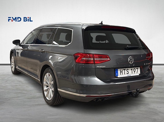 Volkswagen Passat 7 of 30