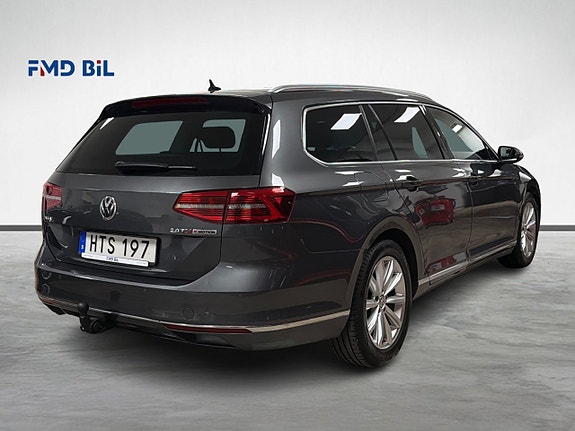 Volkswagen Passat 5 of 30