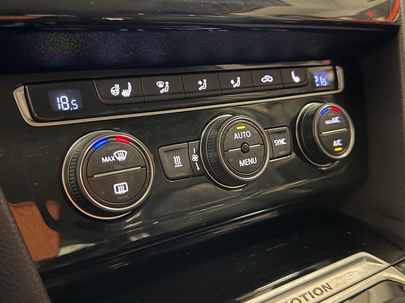 Volkswagen Passat 21 of 30