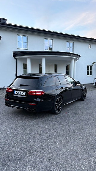 Mercedes-Benz E63 2 of 5