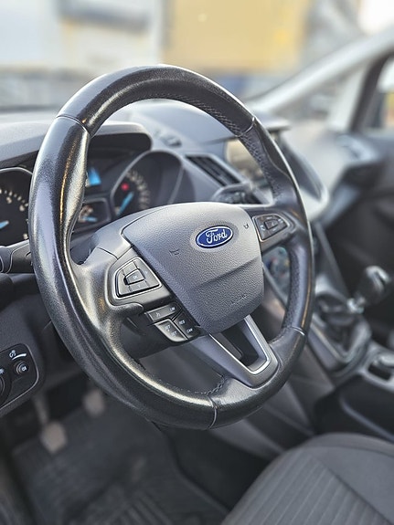 Ford Grand C-MAX 8 of 13