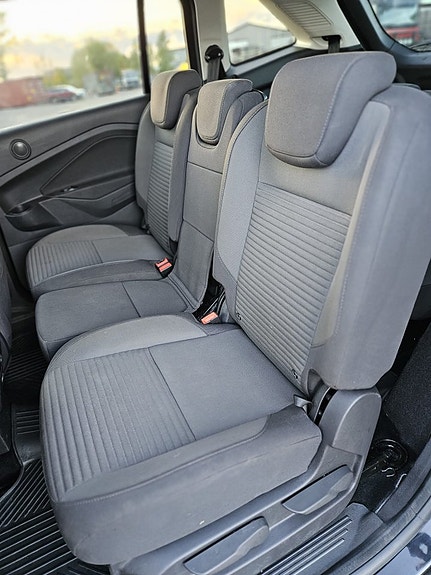 Ford Grand C-MAX 10 of 13