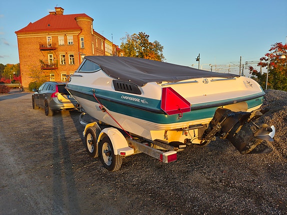 Chaparral 2050 SLC – Välutrustad jänkarbåt med sötvattenkyld V8 3 of 5